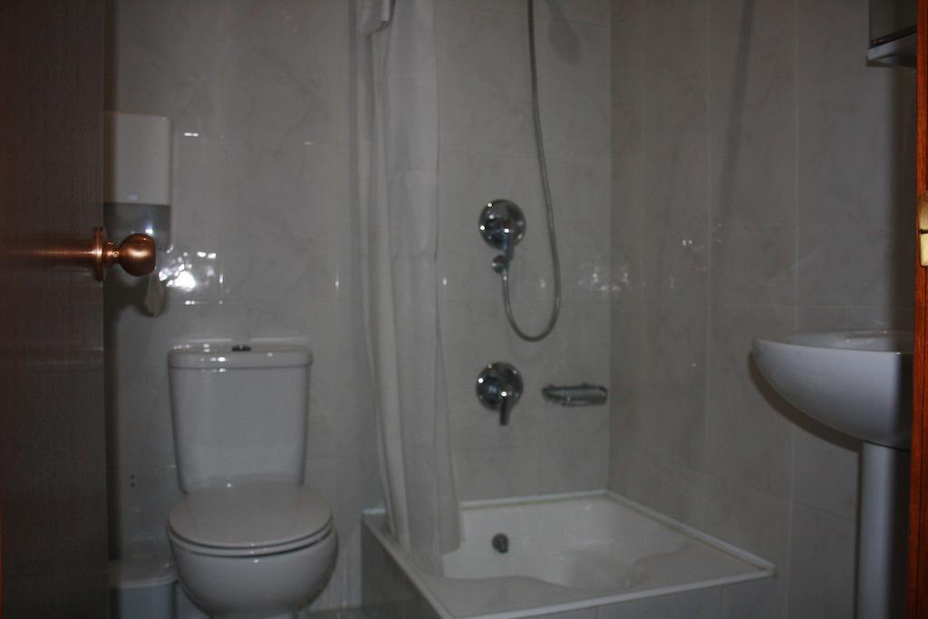 Ze Da Rampa Hotel Віла-даз-Авіш Номер фото